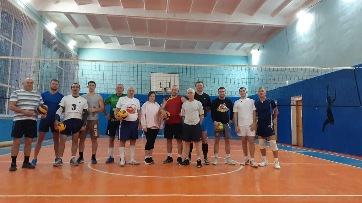 Турнир по волейболу среди ветеранов и молодежи.г.Строитель.