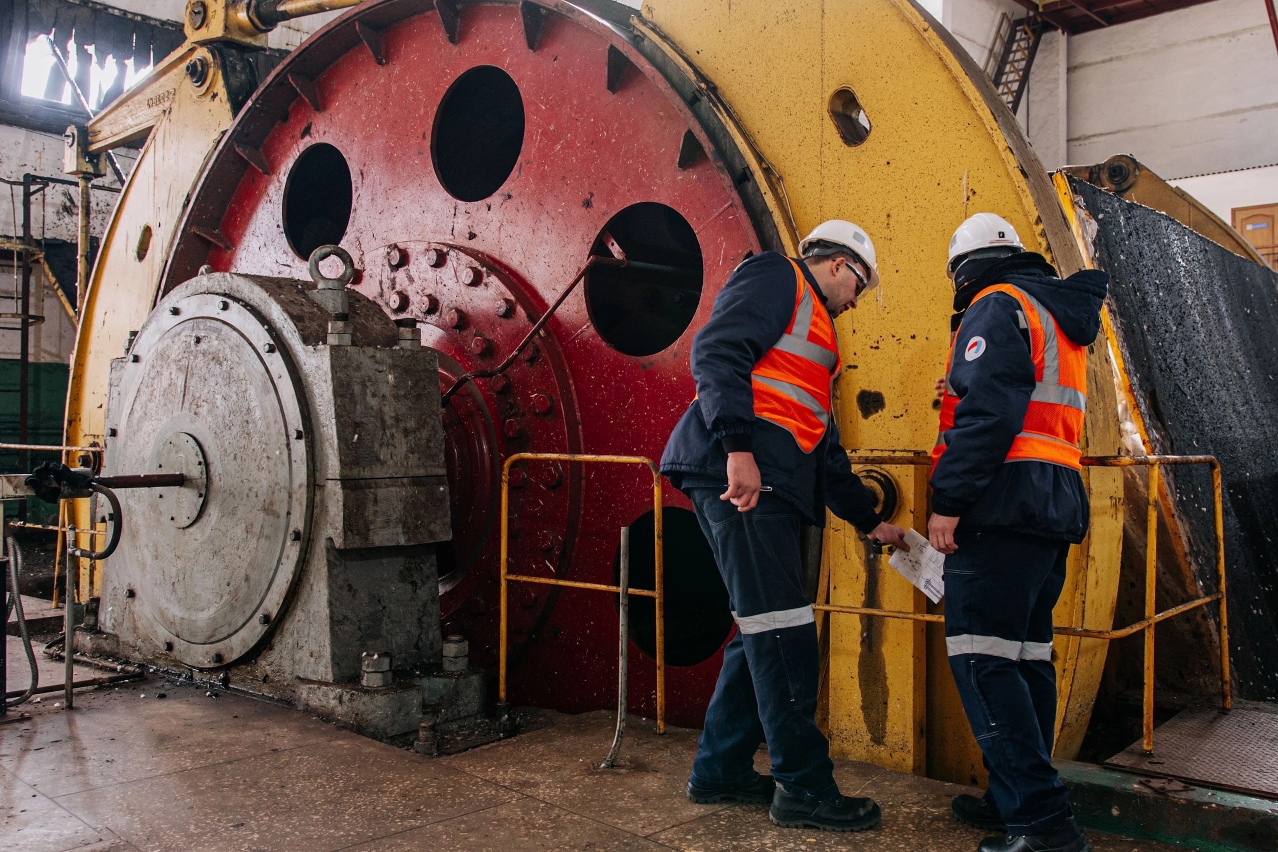 Яковлевский ГОК «Северстали» реализует инвестпроект на 440 млн руб. по замене барабана шахтной подъемной машины.