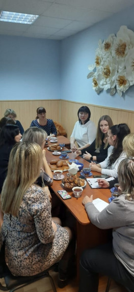 17 ноября в управлении социальной защиты населения Яковлевского городского округа состоялась встреча актива многодетных мам округа с представителями учреждений здравоохранения и образования.. 17 ноября в управлении социальной защиты населения Яковлевского городского округа состоялась встреча актива многодетных мам округа с представителями учреждений здравоохранения и образования..