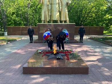 Яковлевские полицейские почтили память солдат, погибших в боях с фашистскими захватчиками.