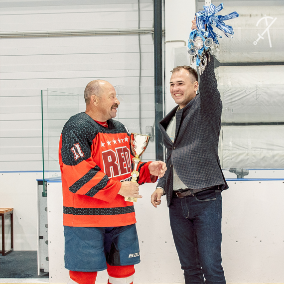 В Яковлевском городском округе прошёл открытый турнир по хоккею с шайбой среди любительских команд на Кубок главы администрации Яковлевского городского округа.